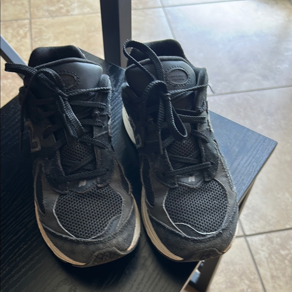 New Balance Black Athletic Shoes with Breathable Mesh